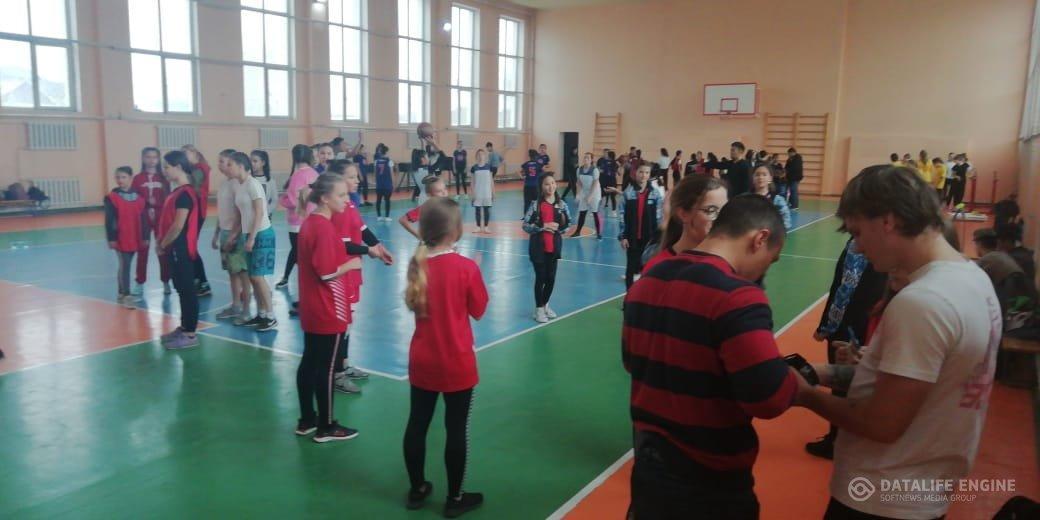 Мектеп оқушылары 7-8 сынып қыздары арасында баскетболдан лигаға қатысты. Учащиеся школы приняли участие в Лиге по баскетболу среди девочек 7-8 классов