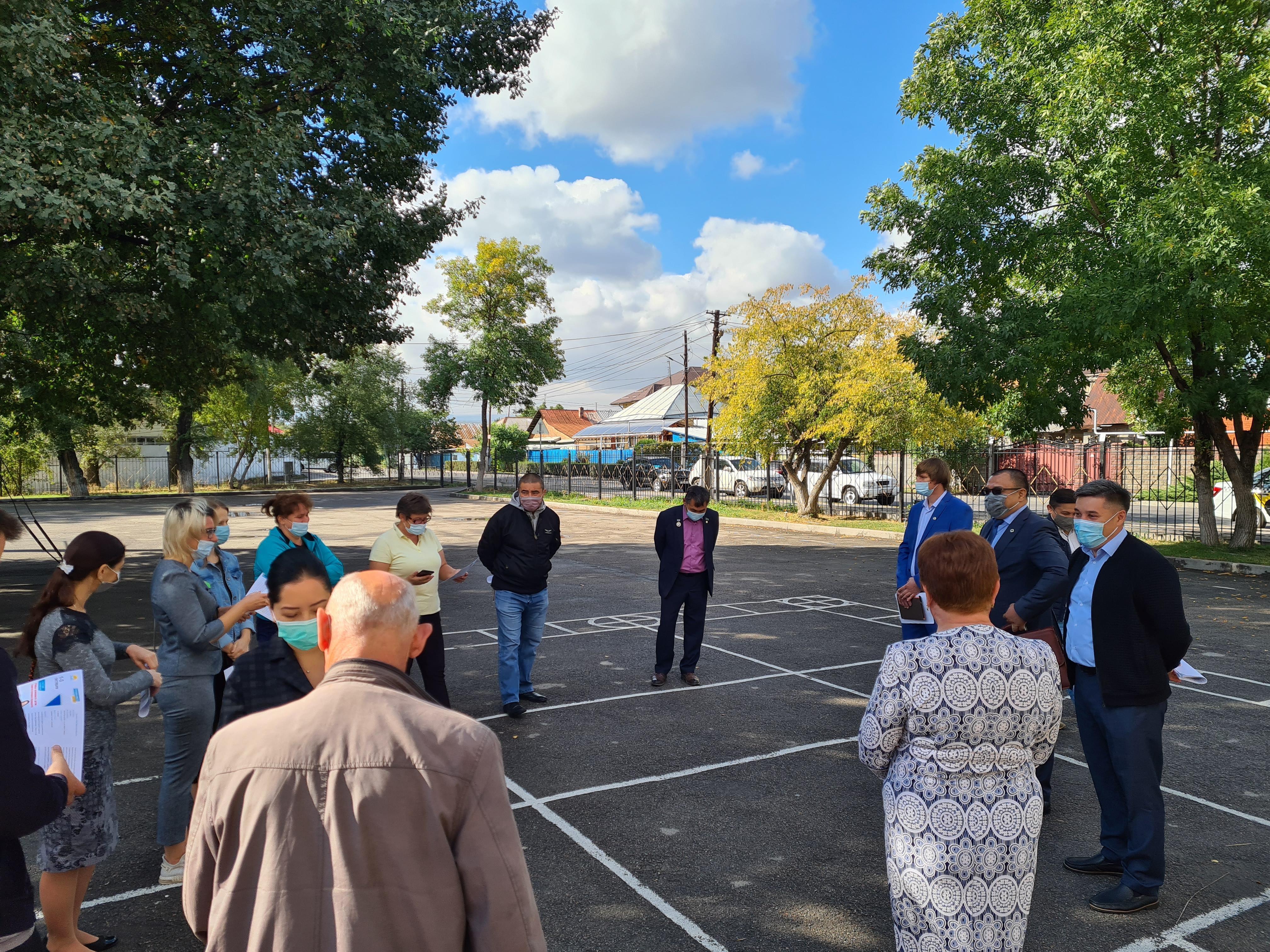 Депутатпен кездесу. Встреча с депутатом.