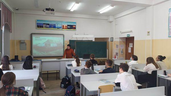 №17 ЖББМ КММ "ДББҰ-да апат болған жағдайда тұрғындарды қорғау тәсілдері"тақырыбында сынып сағаттары өткізілді. В КГУ ОШ №17 проведены классные часы на тему "Способы защиты населения в случае аварии в АОО"