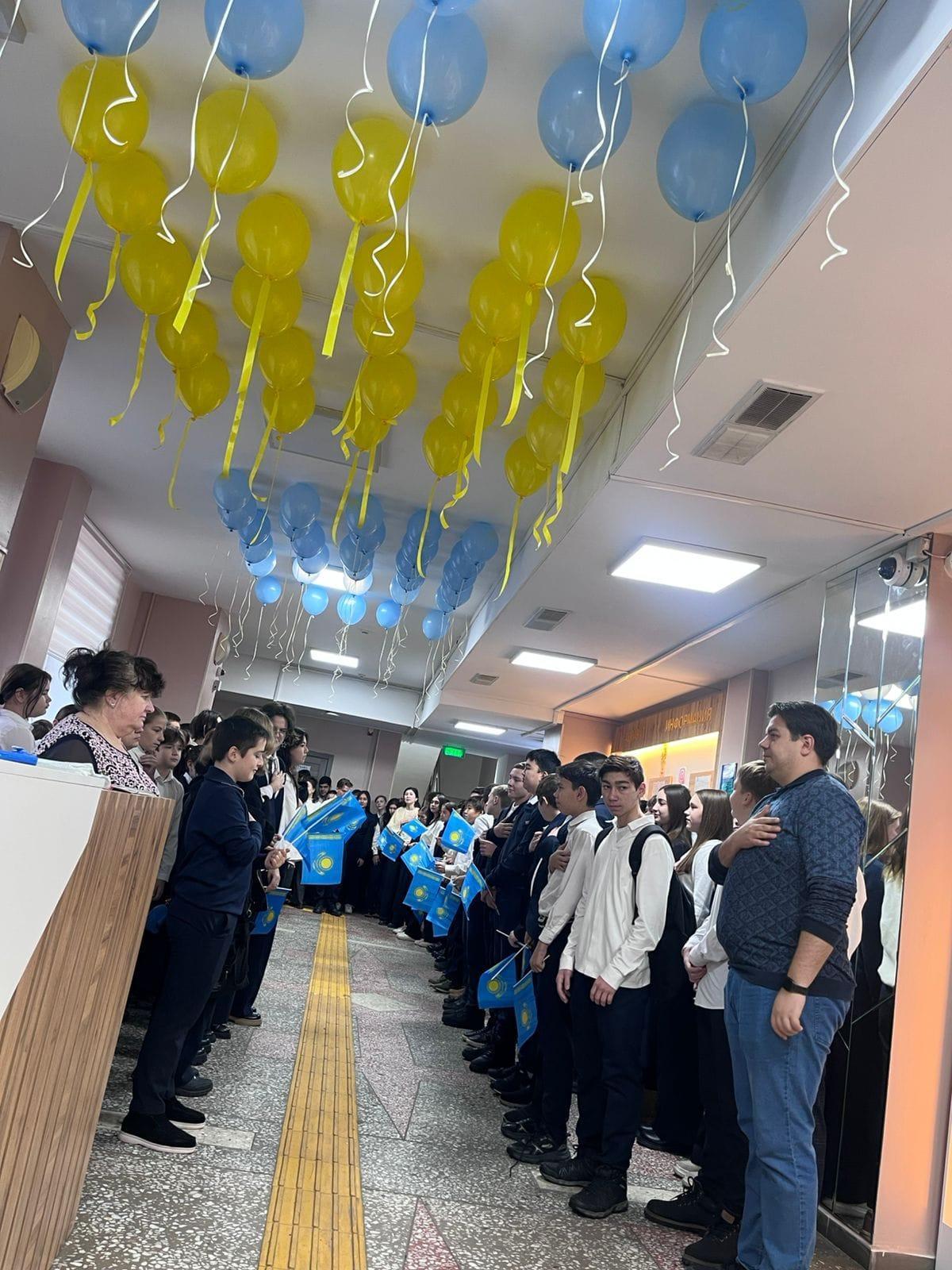 Тәуелсіздік күнімен, Қазақстан! С днём Независимости,  Казахстан!