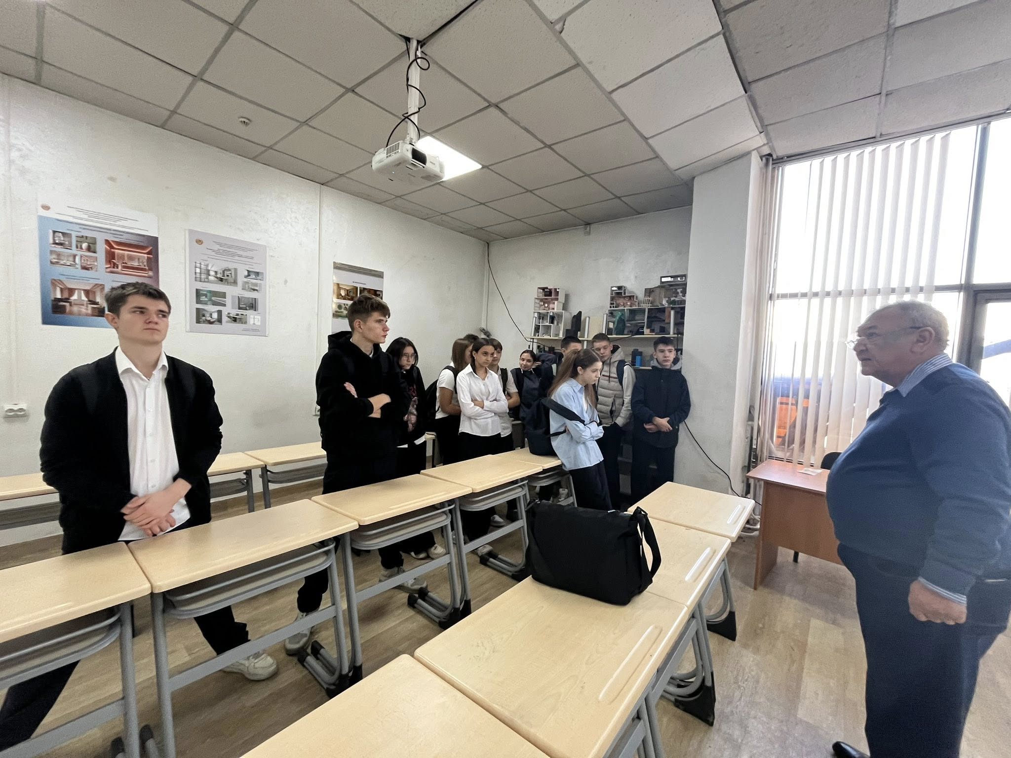 ЗЮП қызметкерімен профилактикалық әңгімелесу. Профилактическая беседа сотрудником ОЮП