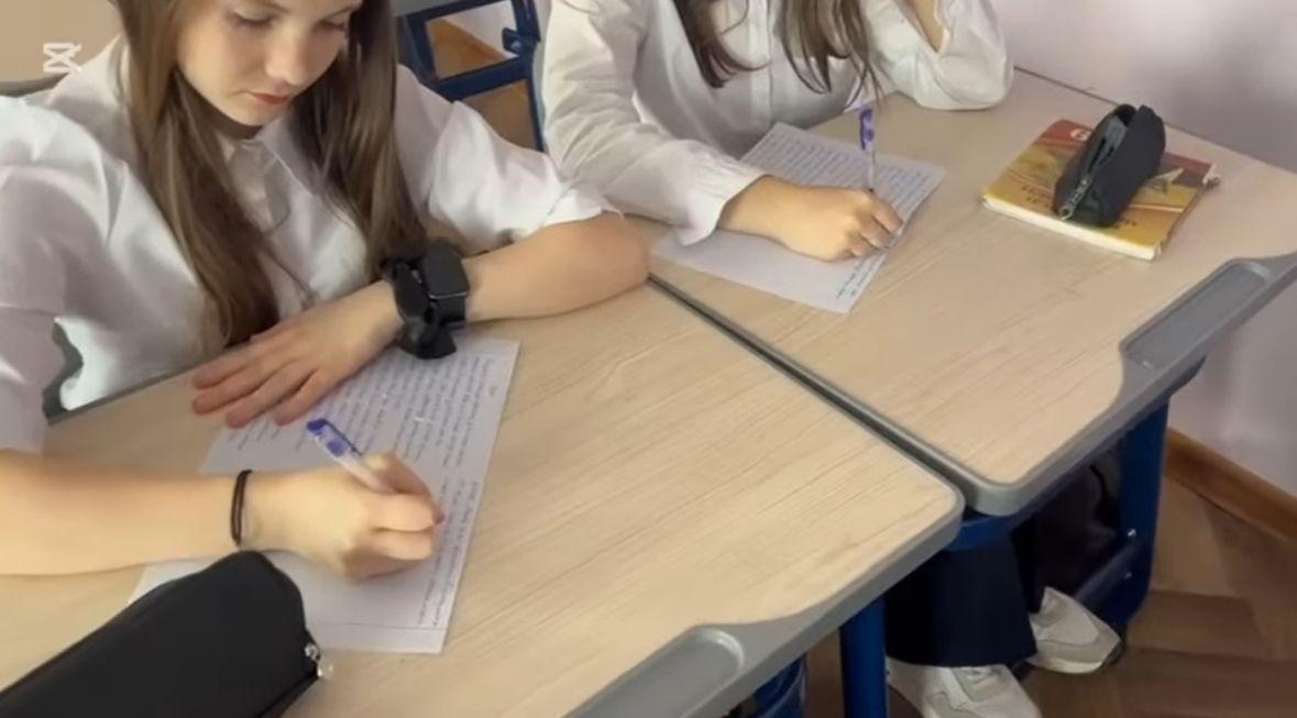 "Тілдік портфель" жобасы аясында "Мен және менің мақсатым" атты таныстыру байқауы ұйымдастырылды.В рамках проекта" Языковой портфель  был организован презентационный конкурс" Я и моя цель".